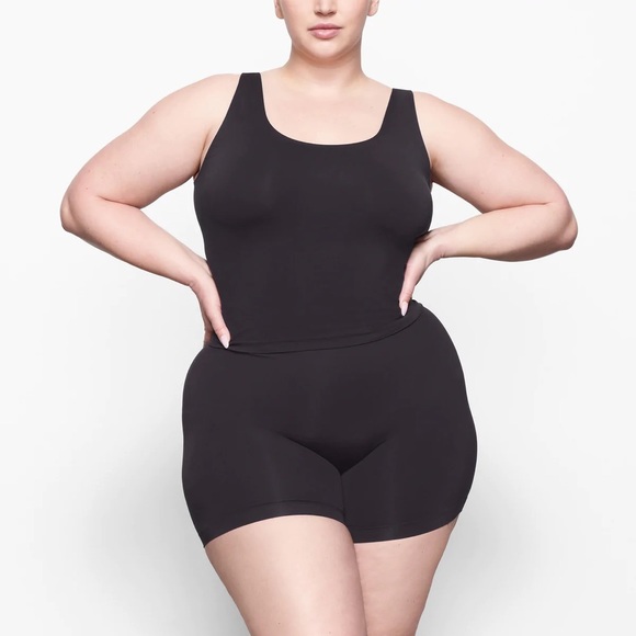 SKIMS SOFT SMOOTHING TANK